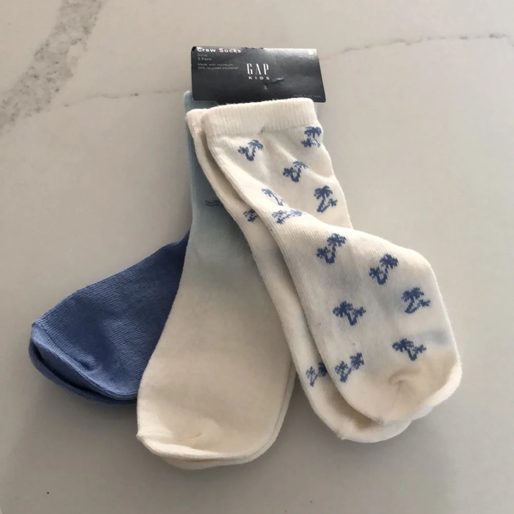 NWT 3 pair of gap crew socks & 3 no show socks for girls shoe size 10-12